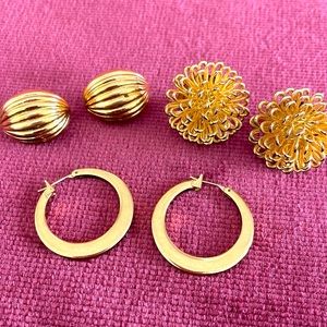 vintage pierced Costume earrings Gold color